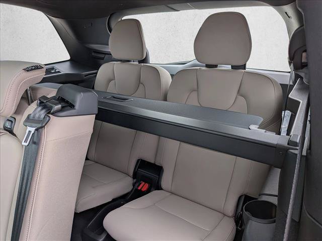 New 2026 Volvo XC90 B5 Plus w/ Protection Package AWD/4WD image 18