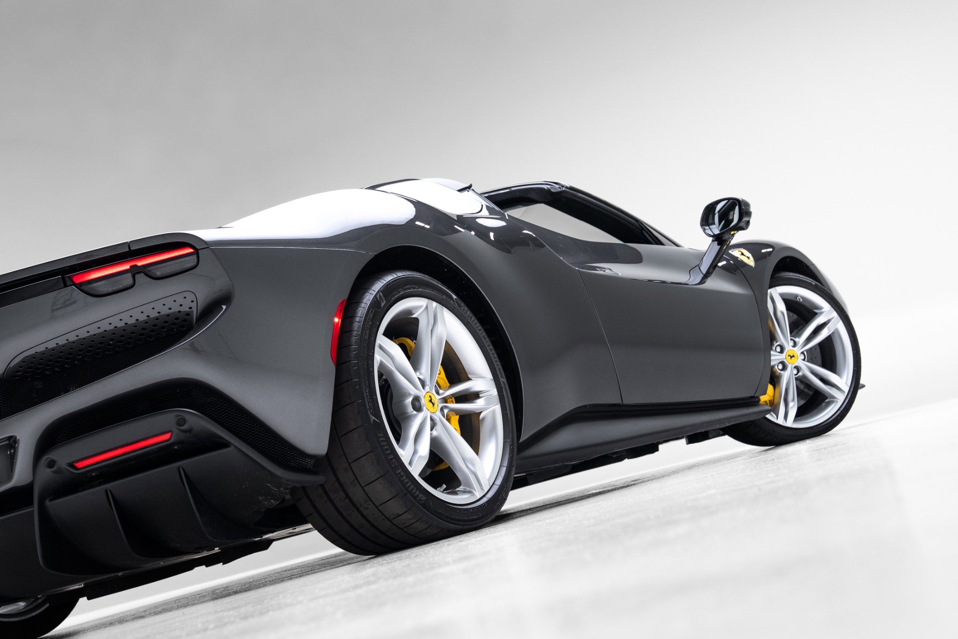 Used 2025 Ferrari 296 GTS RWD image 43