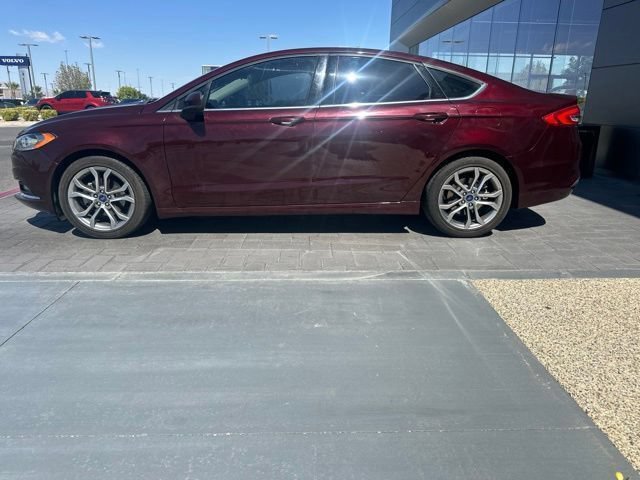Used 2017 Ford Fusion SE w/ Equipment Group 201A FWD image 8