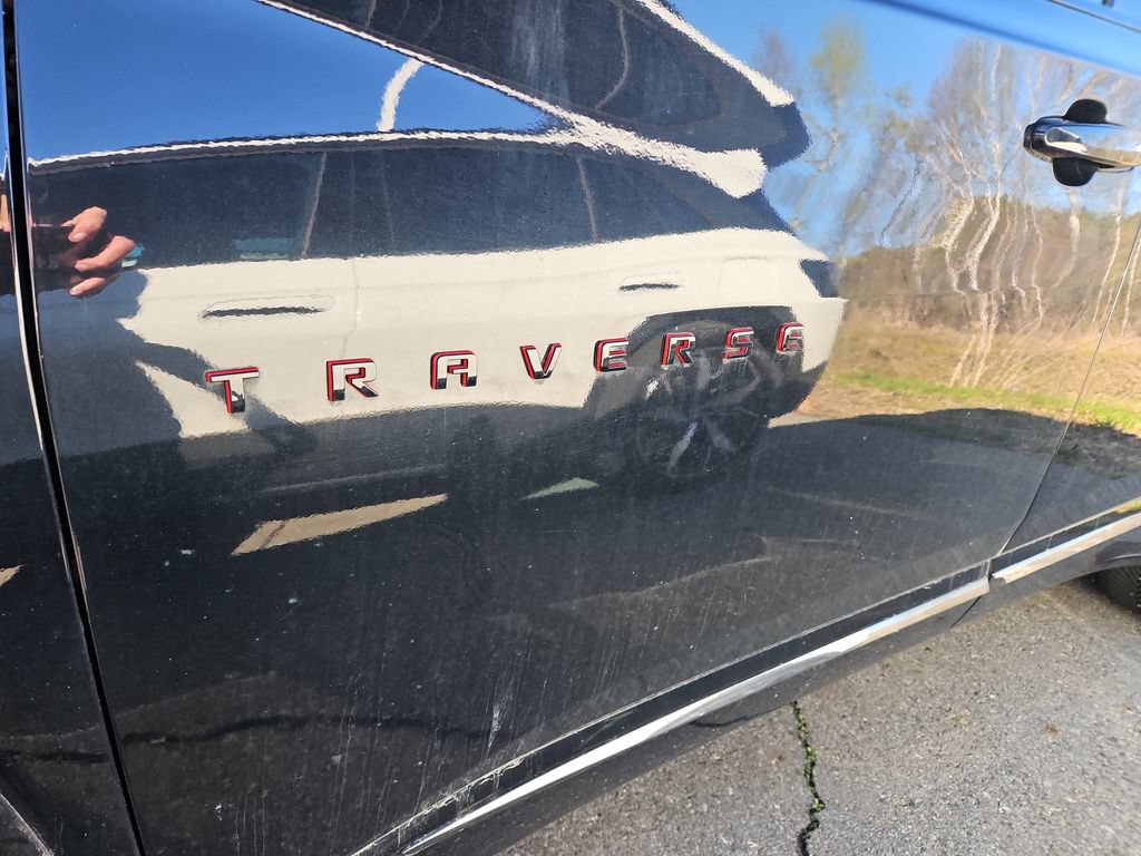 Used 2019 Chevrolet Traverse Premier w/ Redline Edition AWD/4WD image 4