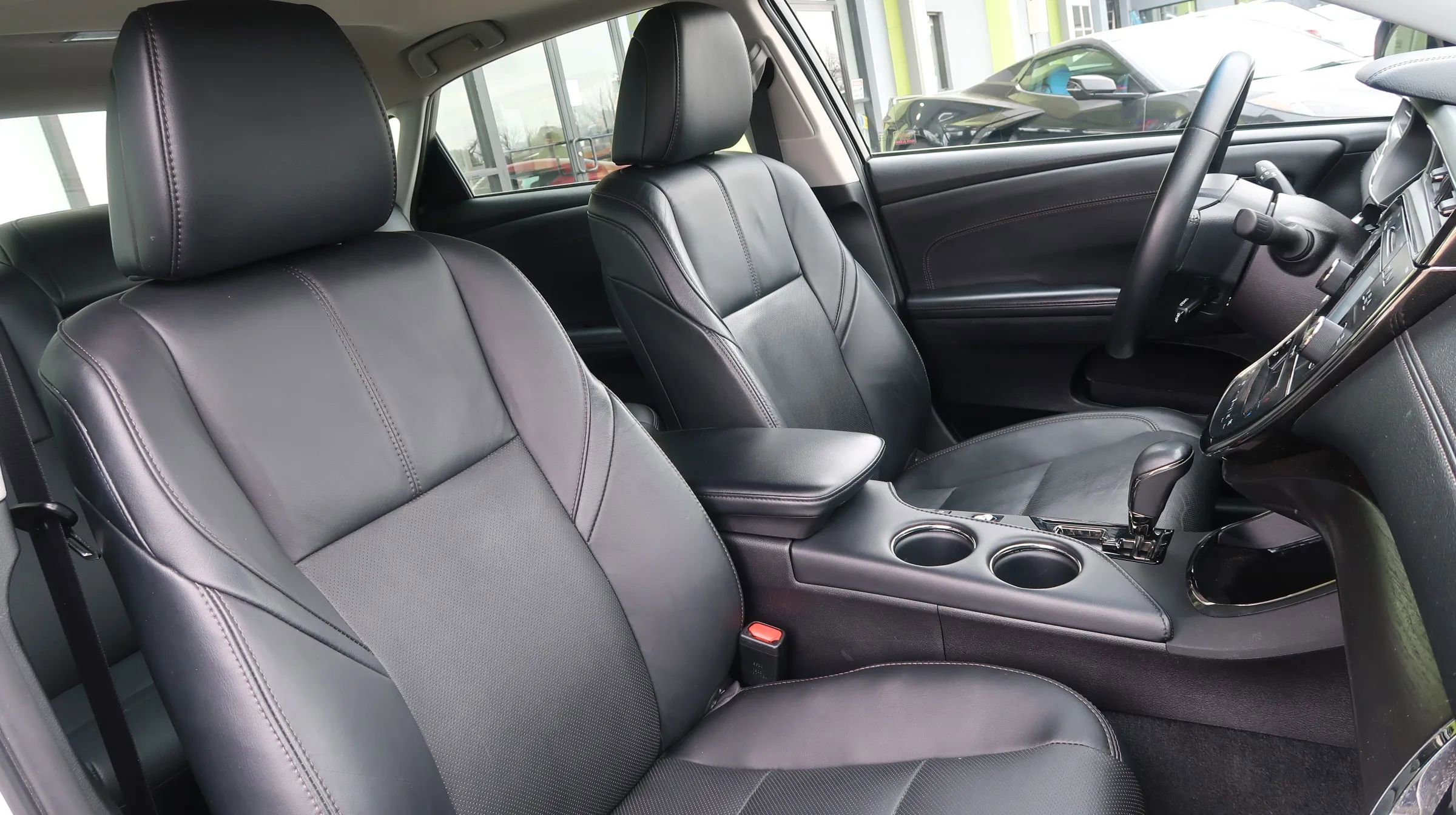 Used 2018 Toyota Avalon Limited w/ All Weather Liner Package FWD image 27