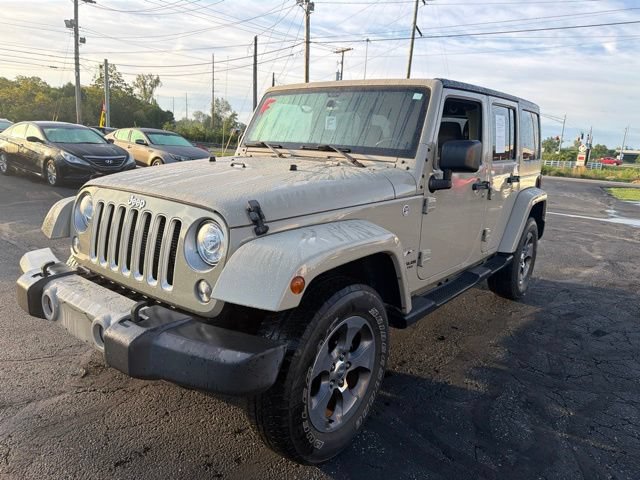 Used 2017 Jeep Wrangler Unlimited Sahara w/ Connectivity Group AWD/4WD image 3