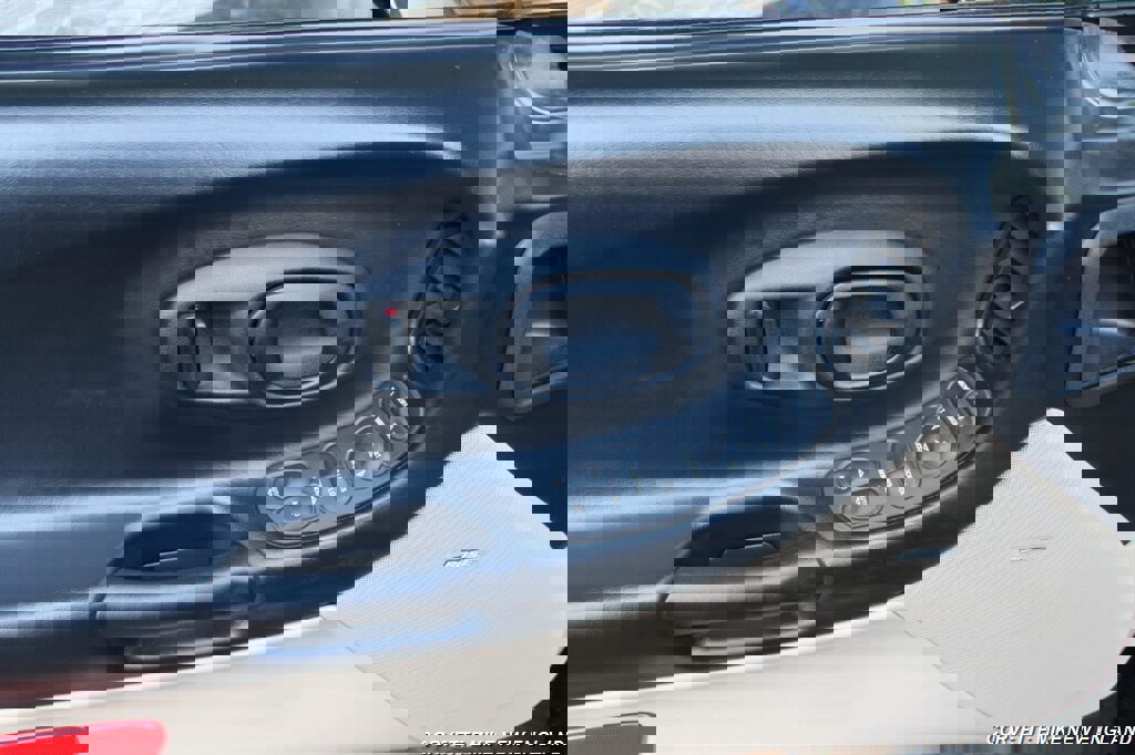 Used 2002 Chevrolet Corvette Convertible w/ Preferred Equipment Group2 image 35