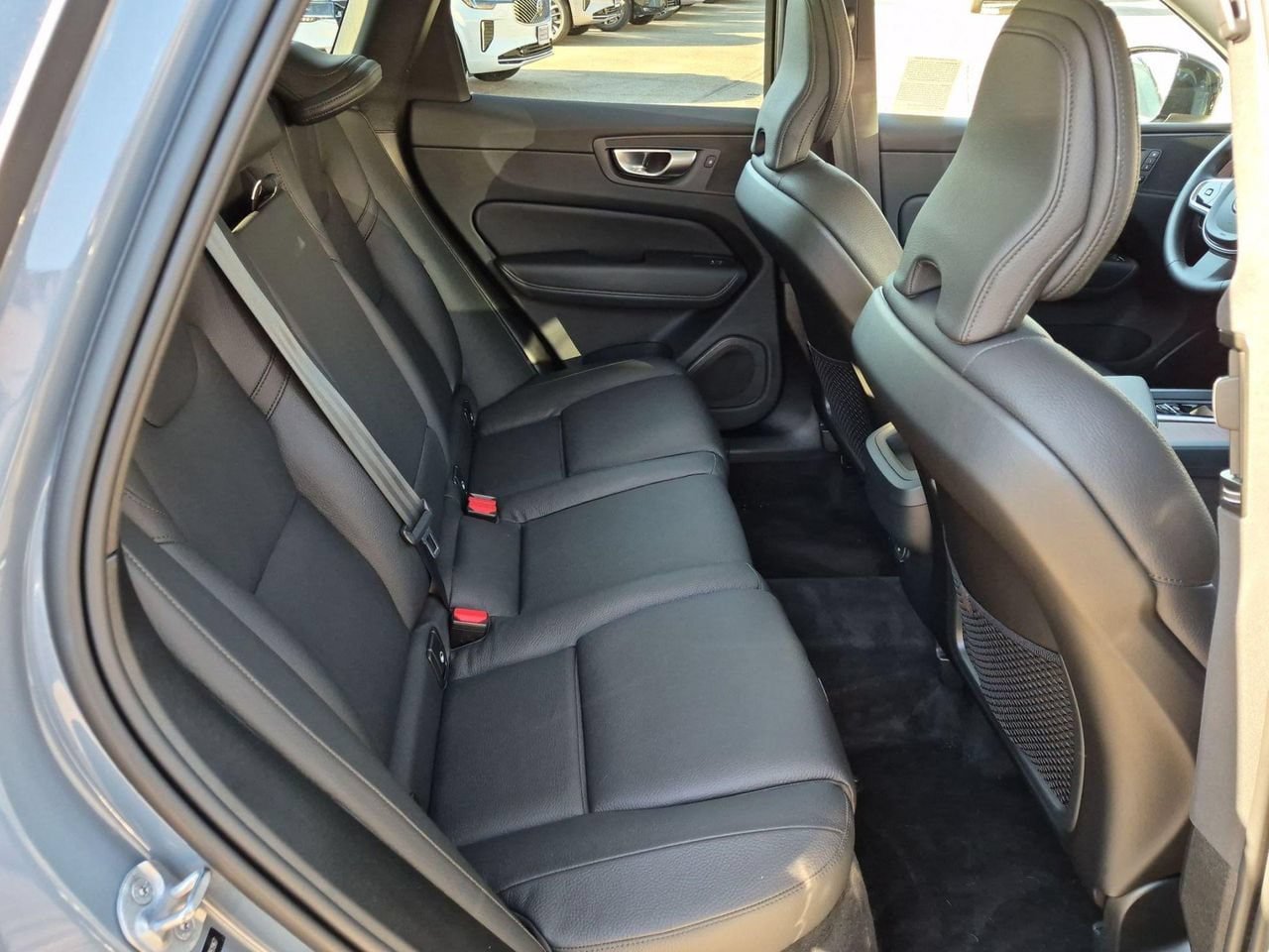 Certified 2024 Volvo XC60 B5 Plus w/ Protection Package Premier AWD/4WD image 25
