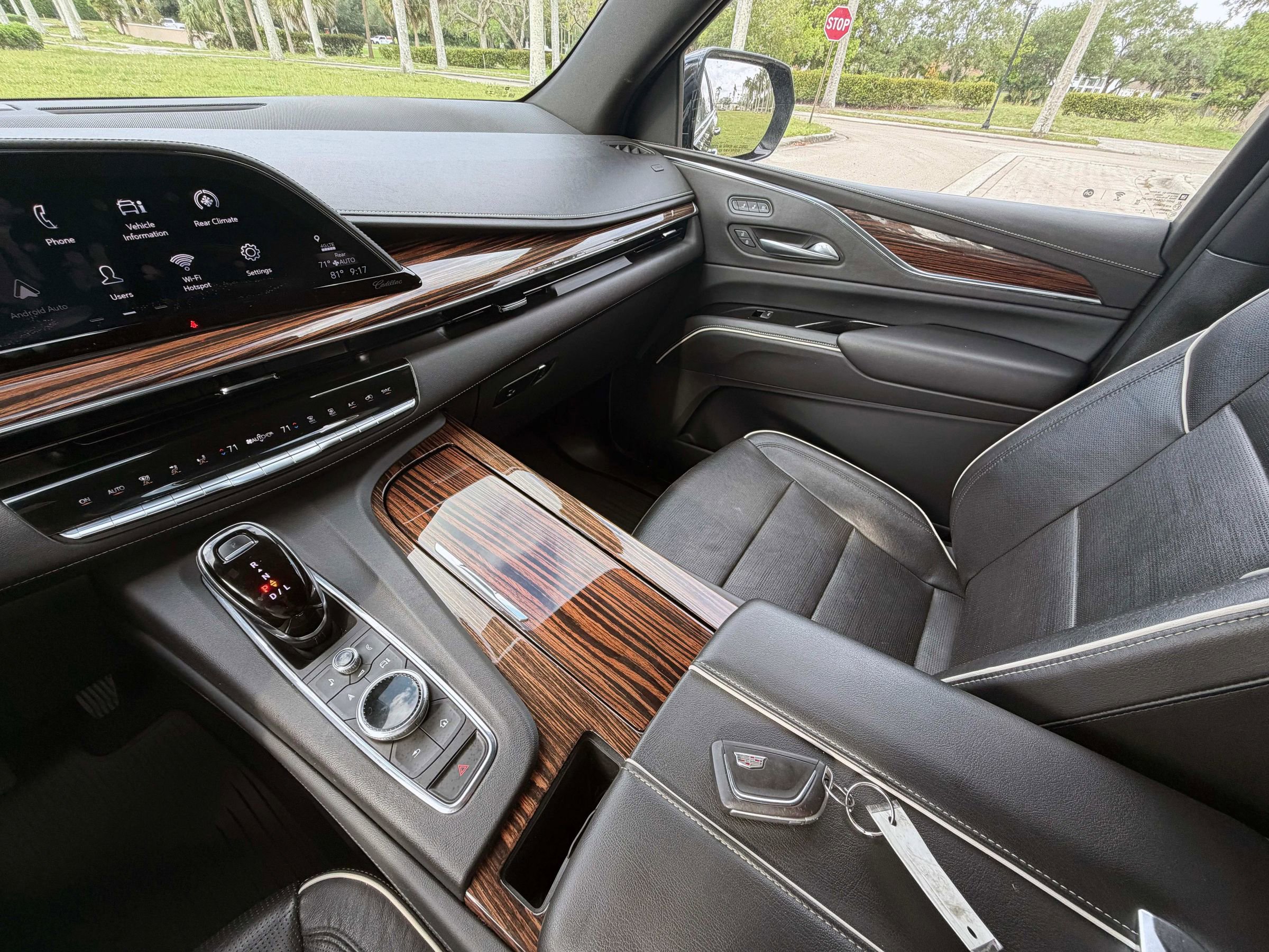 Used 2021 Cadillac Escalade ESV Premium Luxury w/ Performance Package RWD image 34