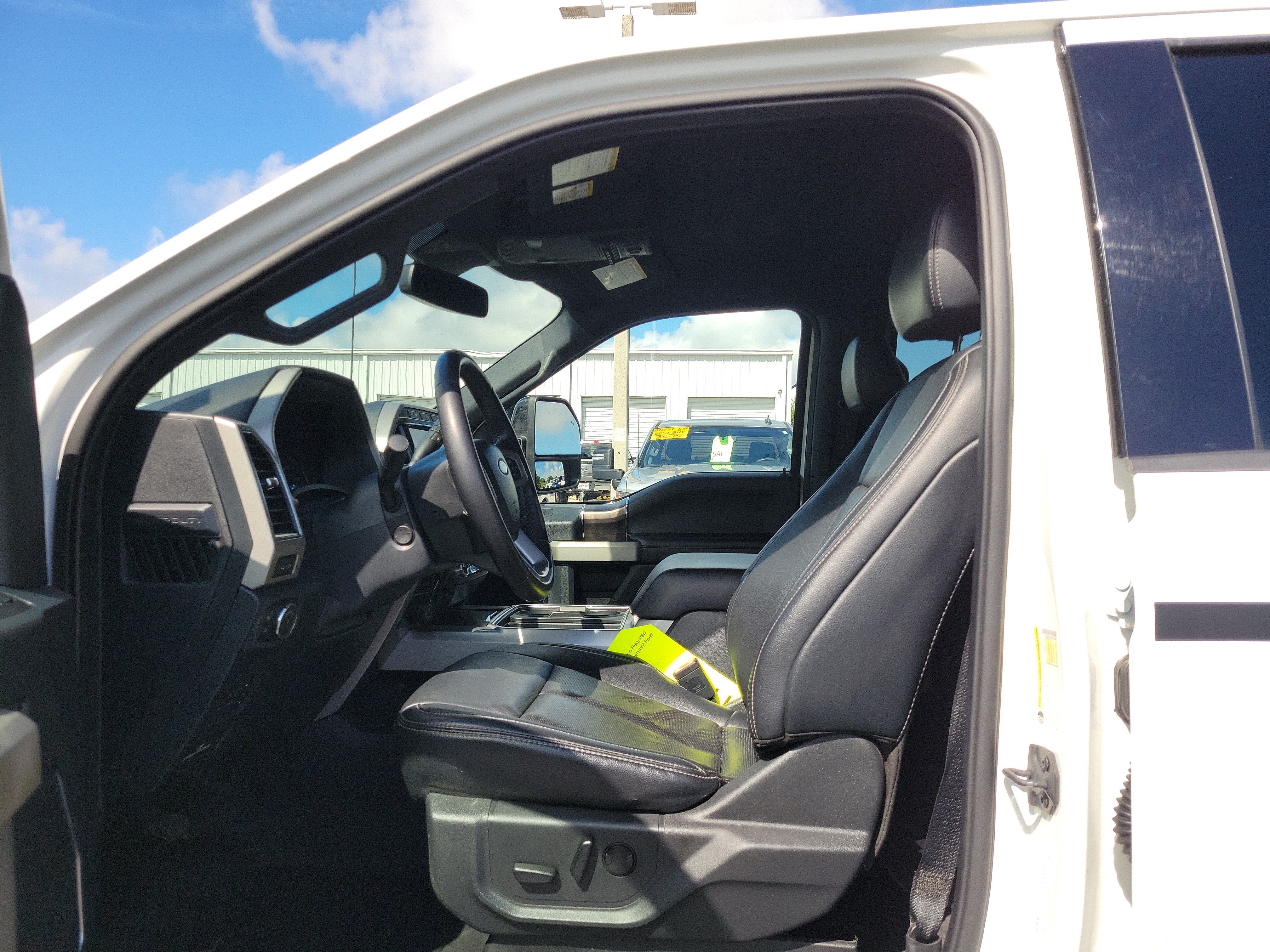 Used 2022 Ford F350 Lariat w/ Black Appearance Package AWD/4WD image 18
