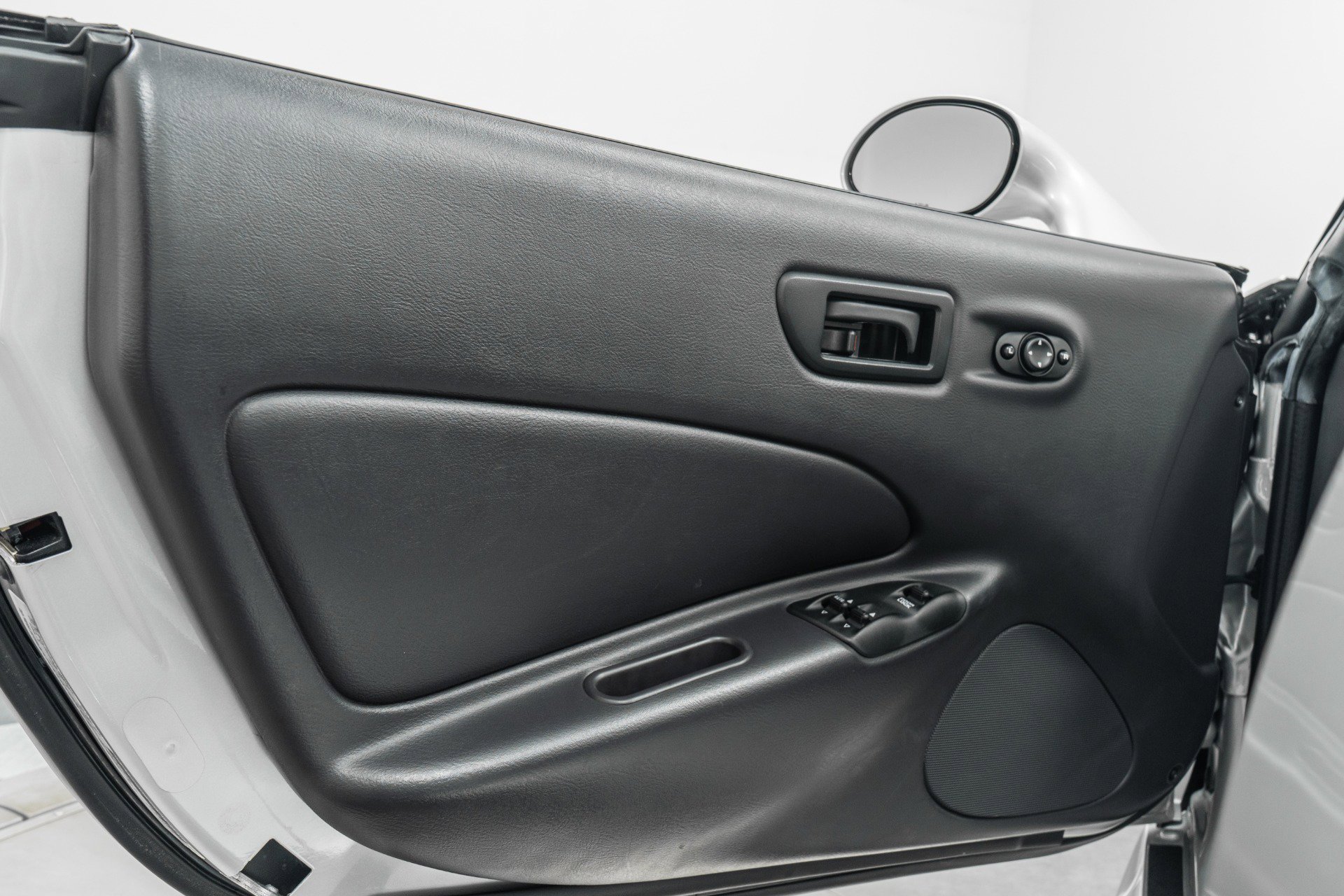 Used 2000 Plymouth Prowler image 37