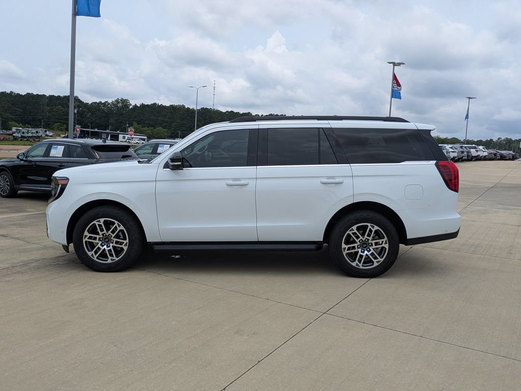 Used 2025 Ford Expedition Active AWD/4WD image 5