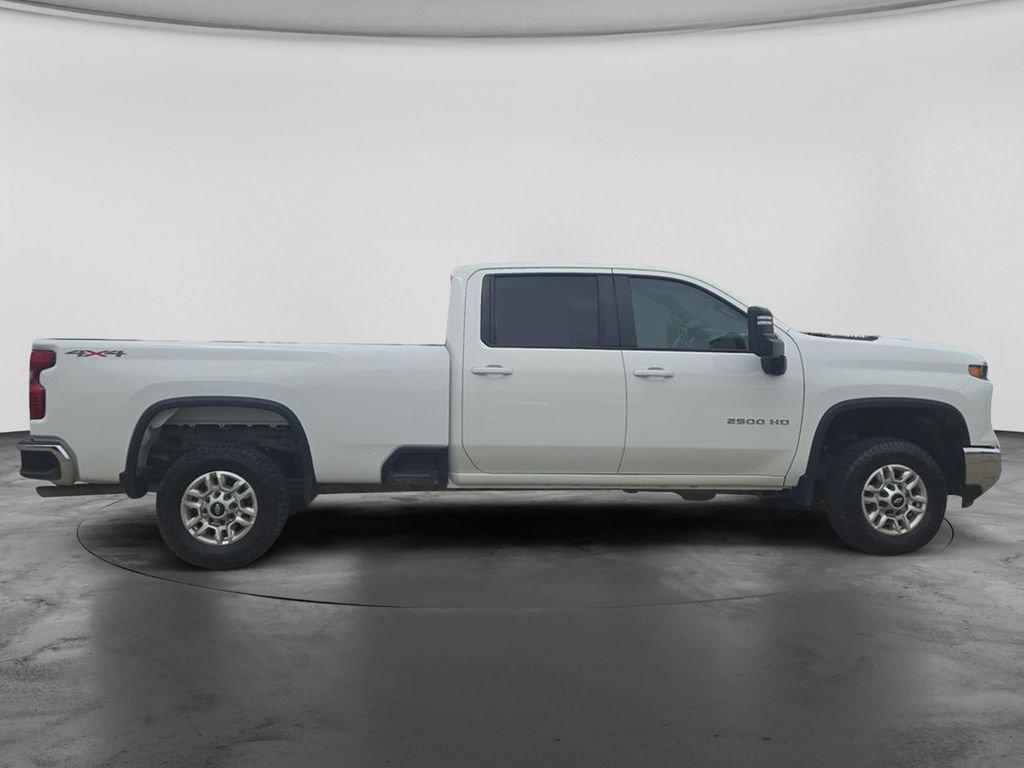 Used 2024 Chevrolet Silverado 2500 LT AWD/4WD image 12
