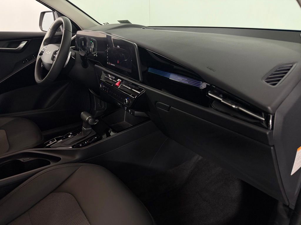 Used 2025 Kia Niro EX image 31