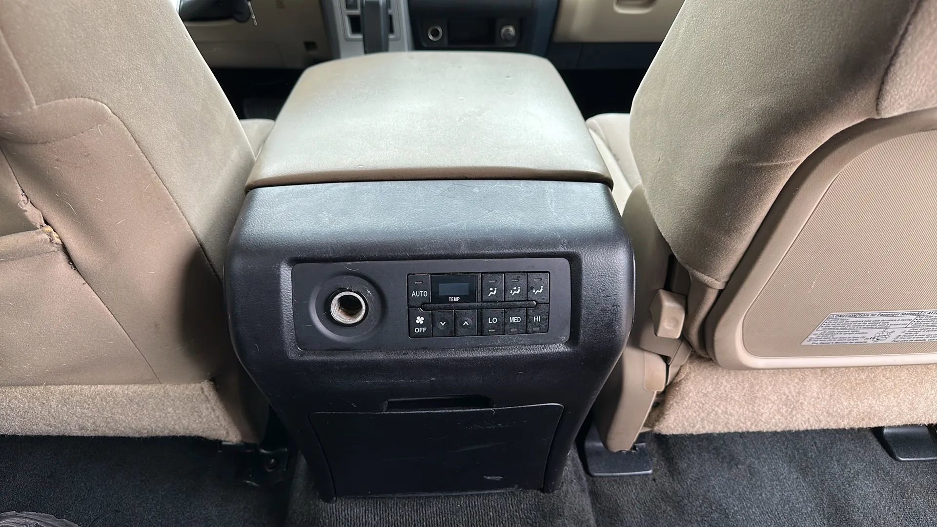 Used 2014 Toyota Sequoia SR5 AWD/4WD image 33