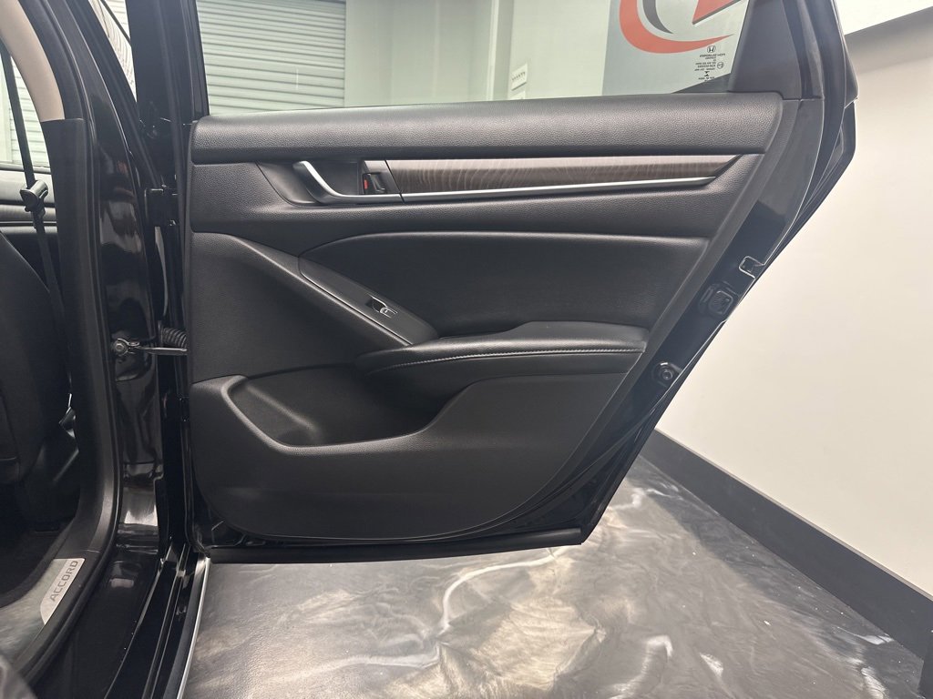Used 2018 Honda Accord EX-L image 12