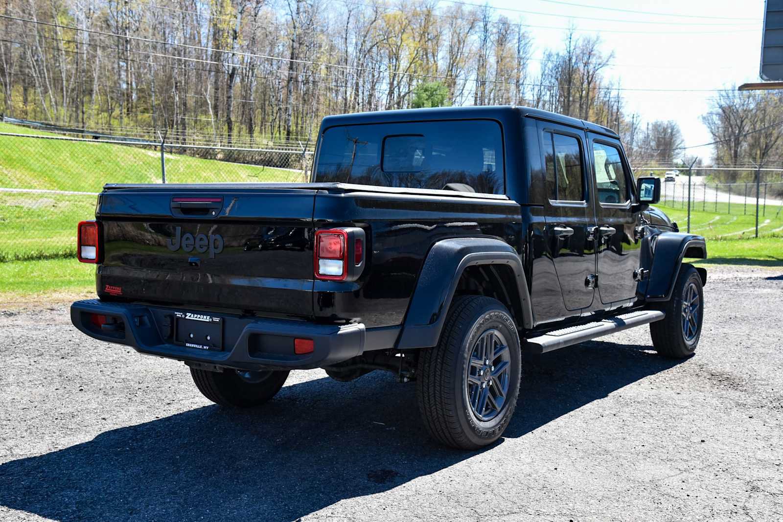 New 2026 Jeep Gladiator Sport AWD/4WD image 3