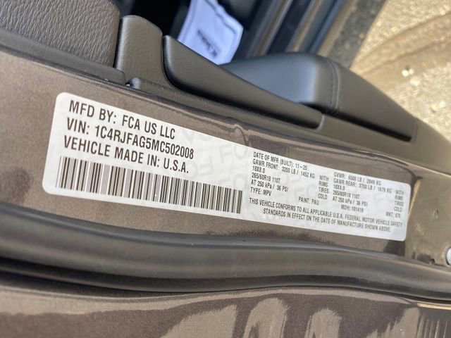 Used 2021 Jeep Grand Cherokee Laredo w/ Security & Convenience Group image 25