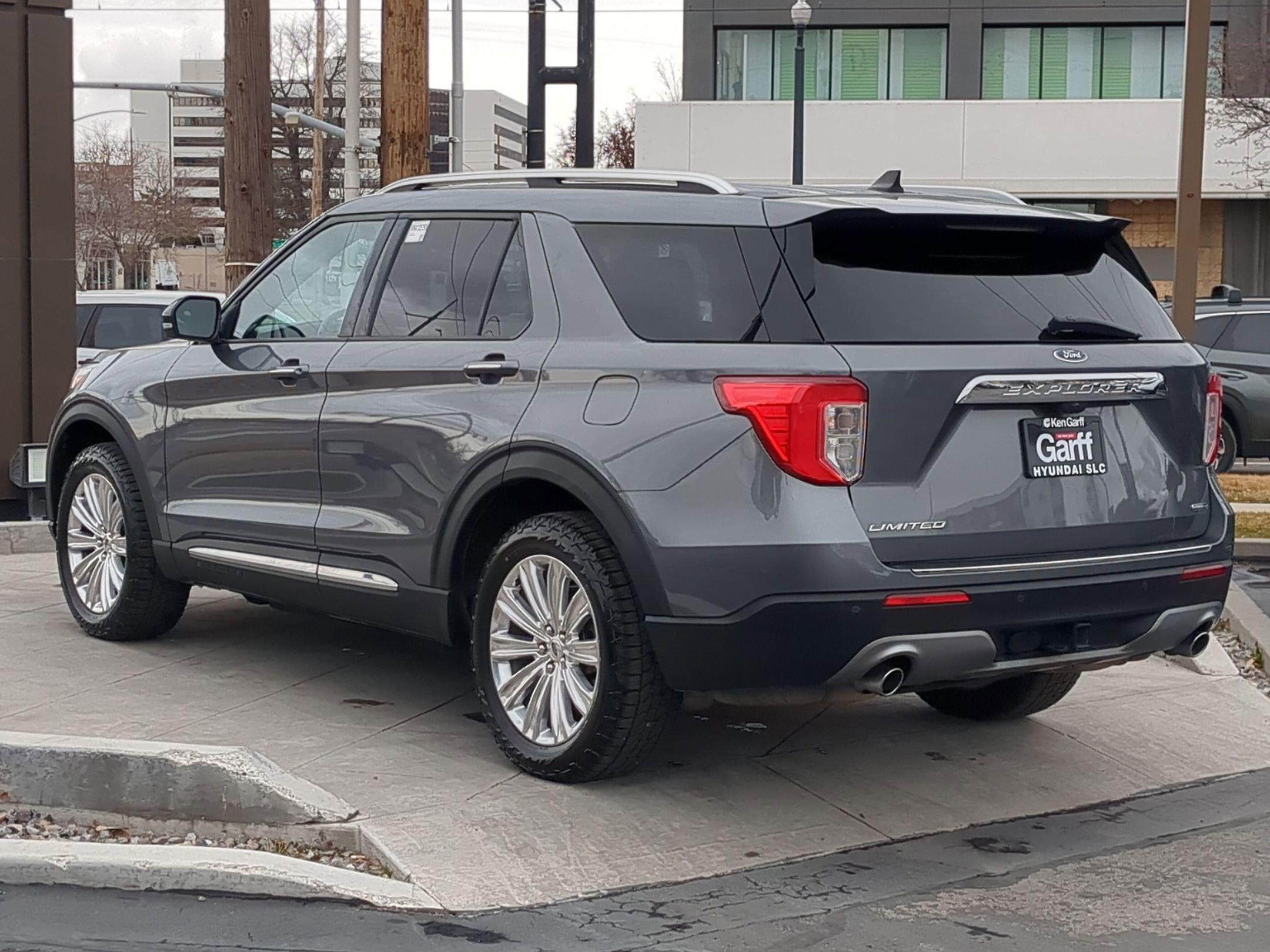 Used 2021 Ford Explorer Limited w/ Hybrid Equipment Group 310A image 7