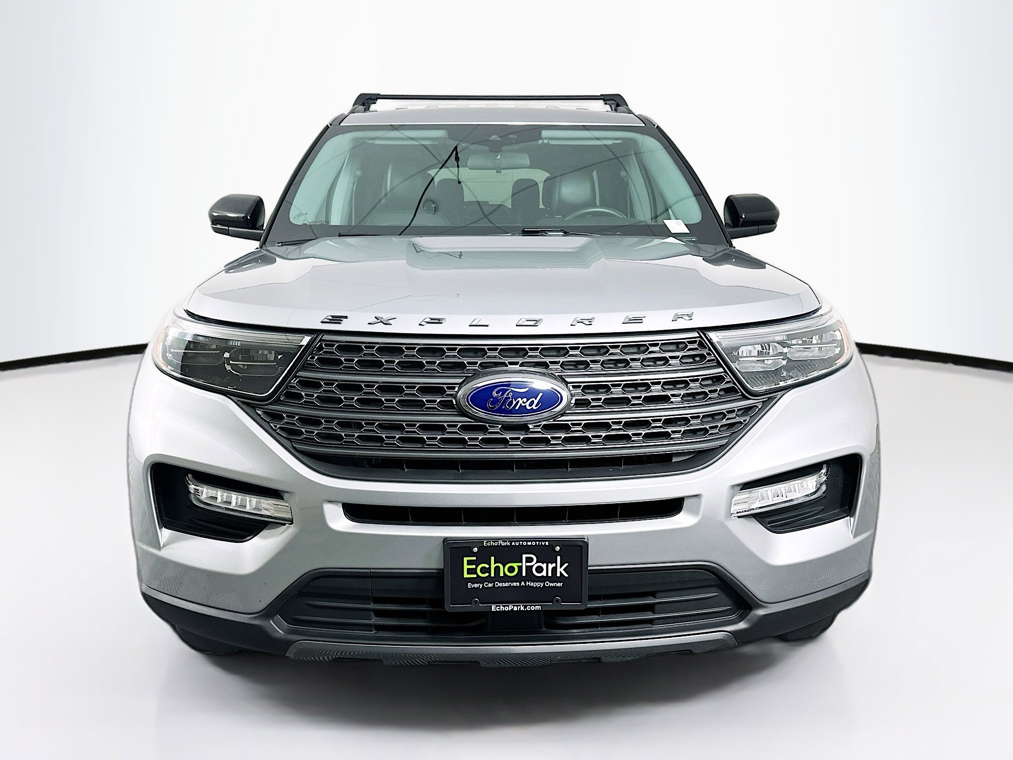Used 2022 Ford Explorer XLT w/ Equipment Group 202A image 2