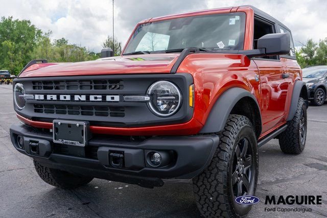 Used 2024 Ford Bronco Black Diamond image 2