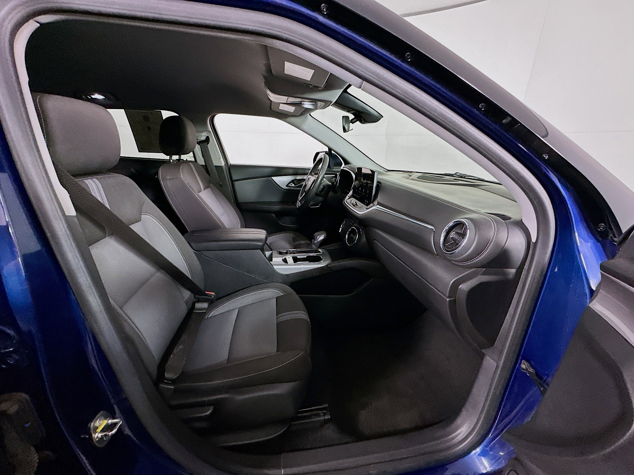 Used 2023 Chevrolet Blazer LT image 32