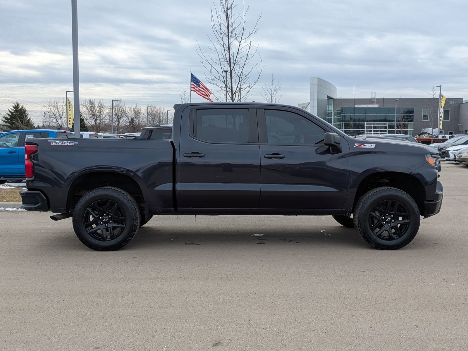 Used 2023 Chevrolet Silverado 1500 Custom Trail Boss w/ LPO, Dark Essentials Package image 9