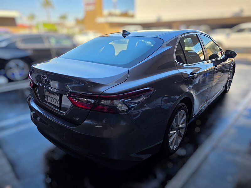 Used 2021 Toyota Camry LE FWD image 7
