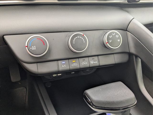 Used 2024 Hyundai Elantra SE FWD image 22