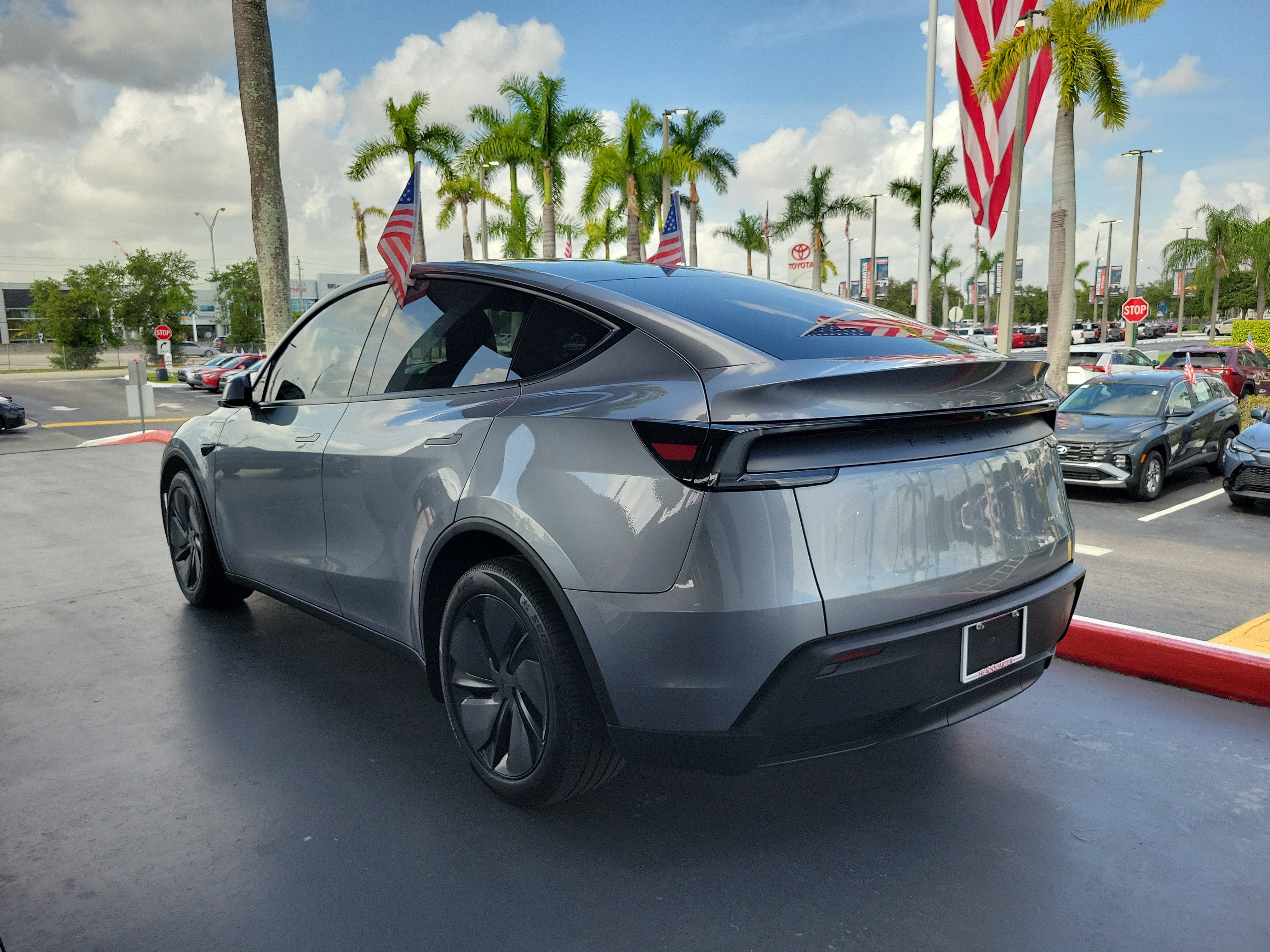 Used 2026 Tesla Model Y AWD image 8