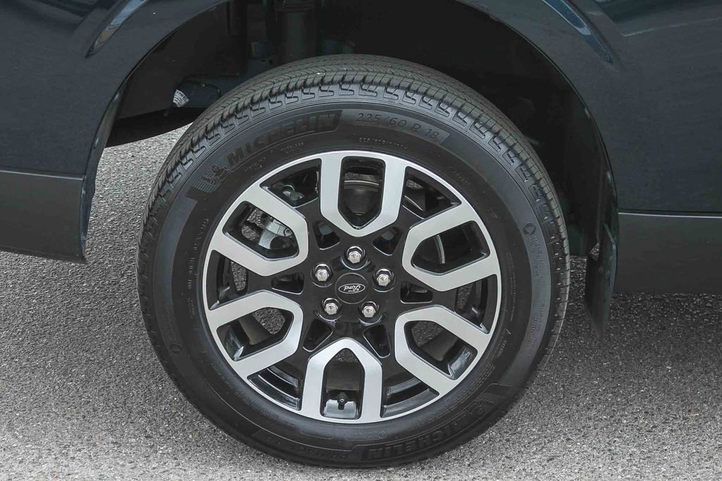 Used 2023 Ford Maverick Lariat FWD image 13