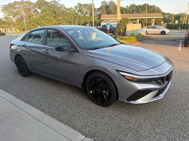 Used 2026 Hyundai Elantra Sport FWD image 11