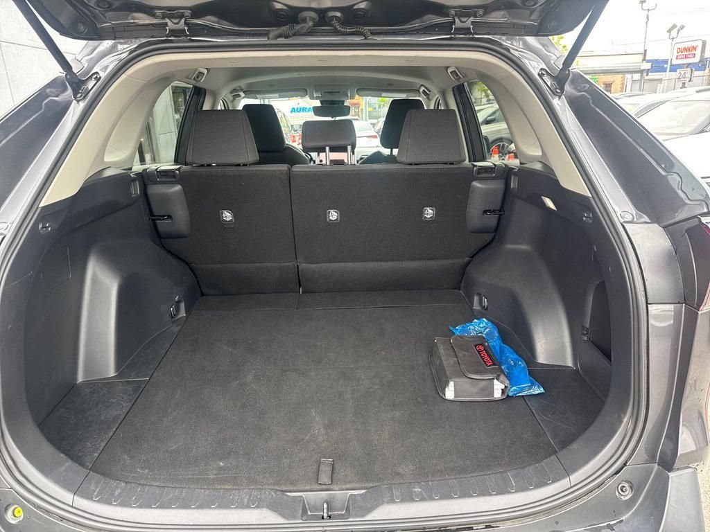 Used 2024 Toyota RAV4 LE FWD image 24