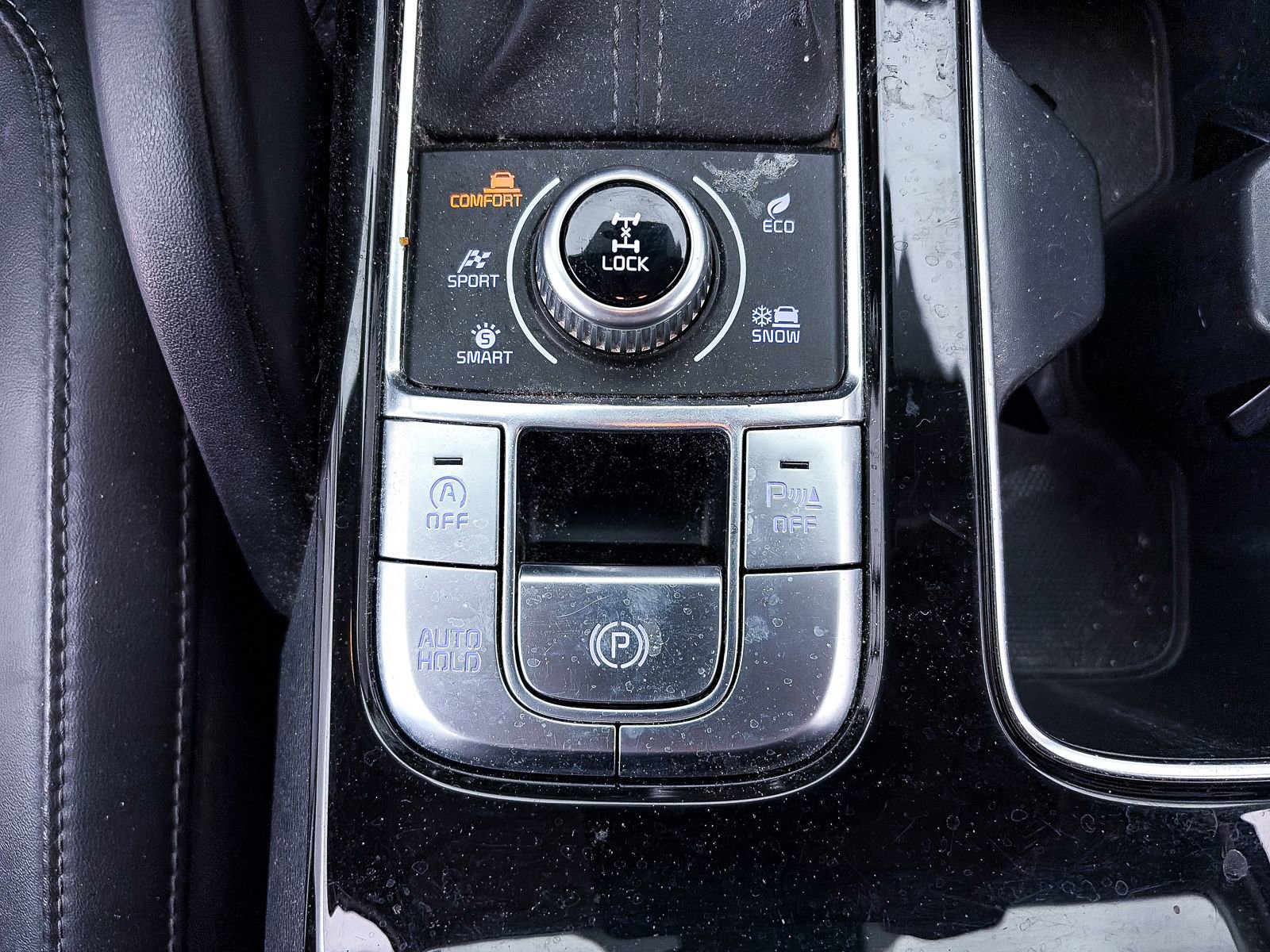 Used 2020 Kia Telluride LX AWD/4WD image 24