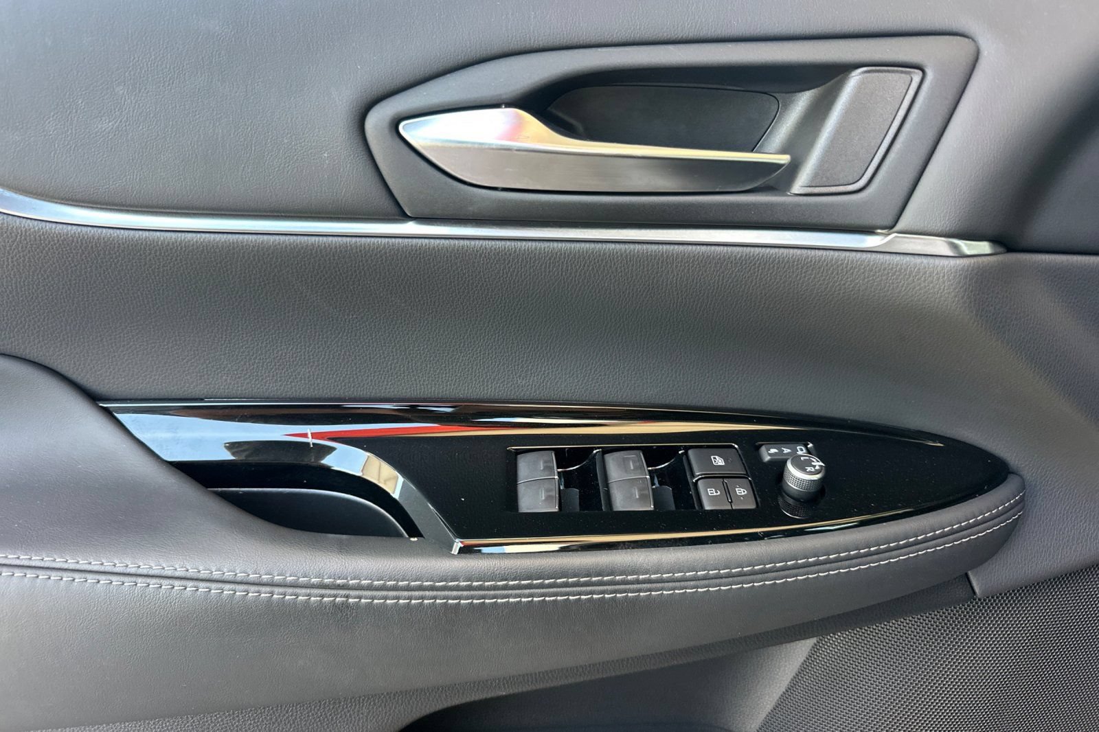 Certified 2023 Toyota Mirai w/ Advanced Technology Package RWD image 13