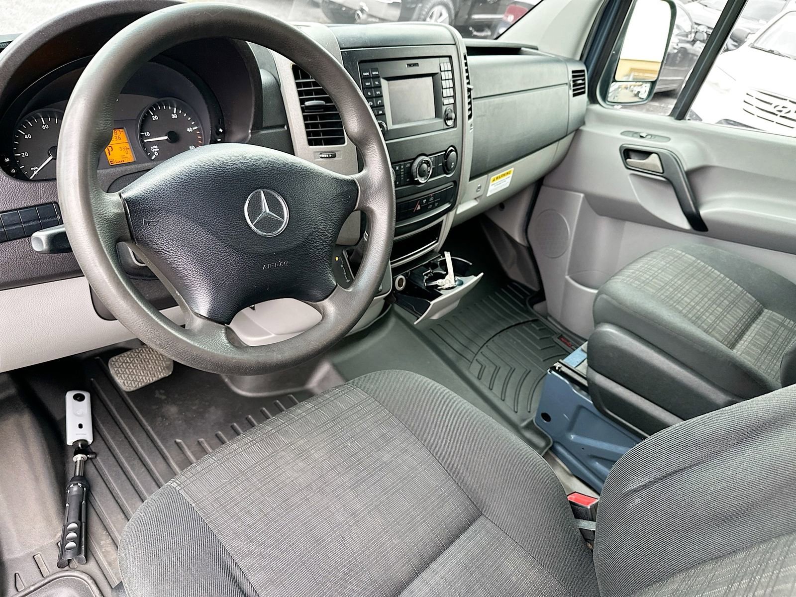 Used 2018 Mercedes-Benz Sprinter 2500 image 21