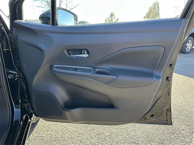 New 2025 Nissan Versa SR w/ Trunk Package image 8