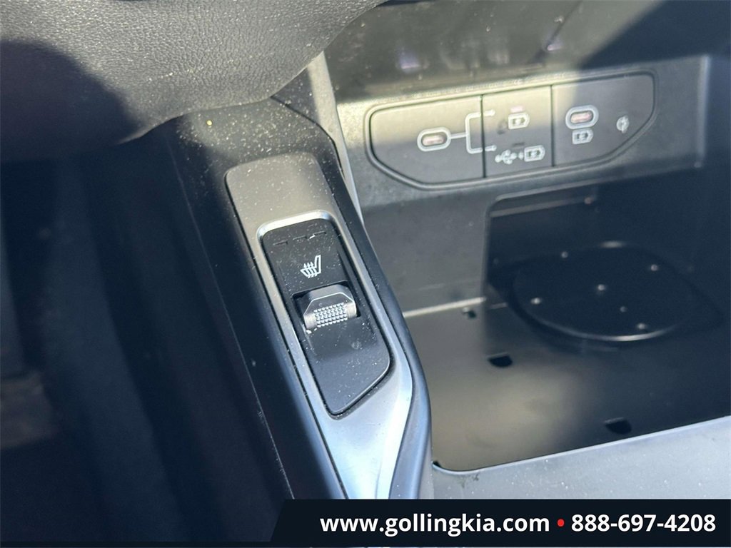 Certified 2024 Kia Sorento S w/ Panoramic Sunroof Package image 27