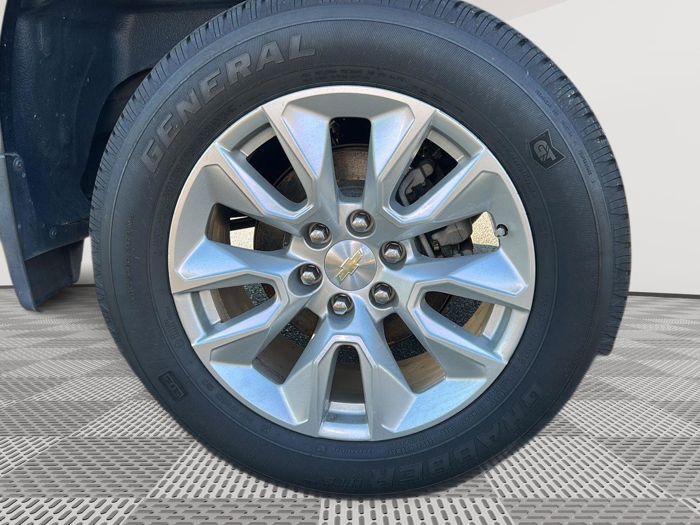 Used 2020 Chevrolet Silverado 1500 Custom w/ Custom Value Package image 25