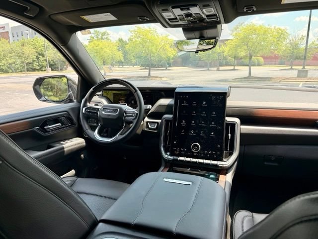 Used 2026 GMC Yukon Denali w/ Denali Reserve Package AWD/4WD image 19