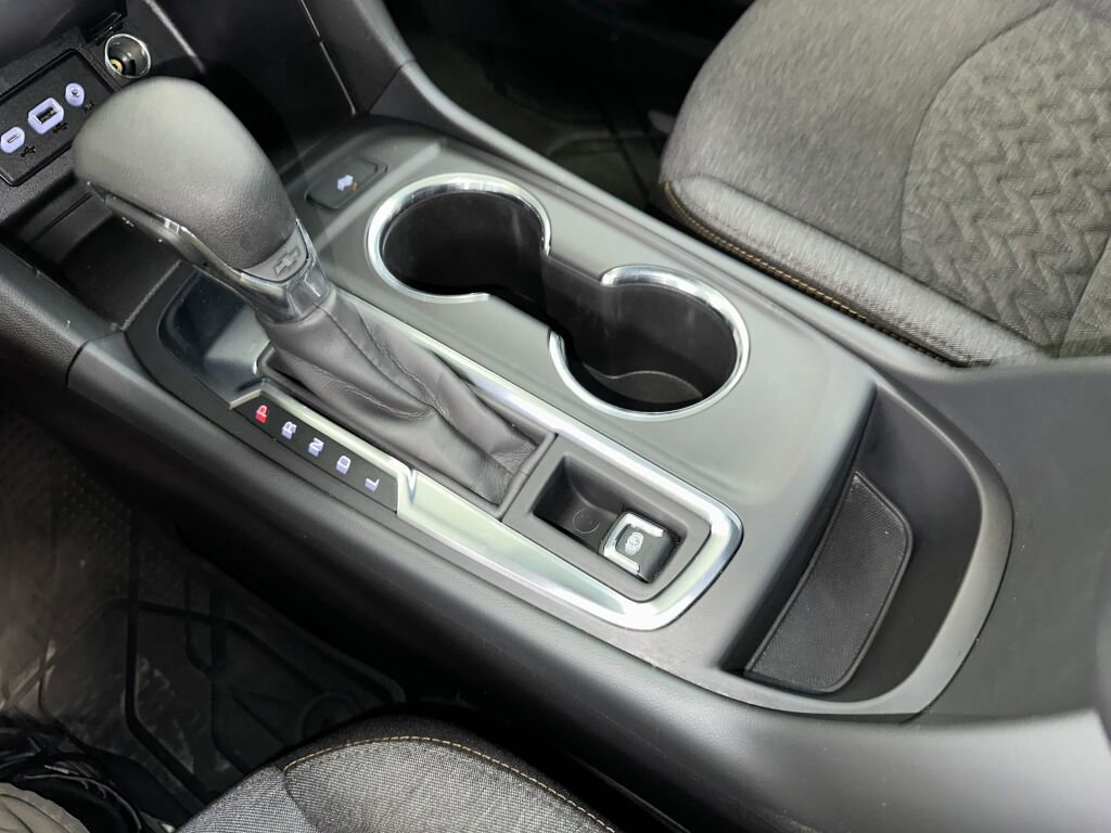 Certified 2024 Chevrolet Equinox LT w/ LPO, Floor Liner Package image 14