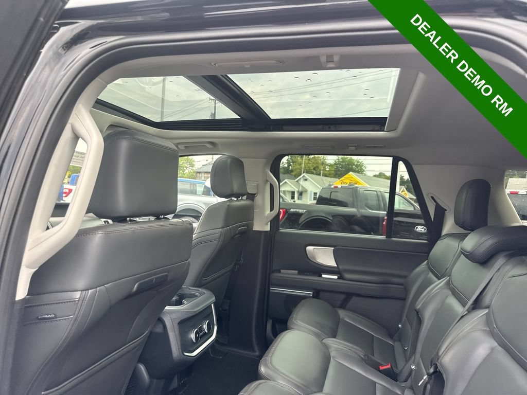 Used 2025 Ford Expedition Max Active AWD/4WD image 16