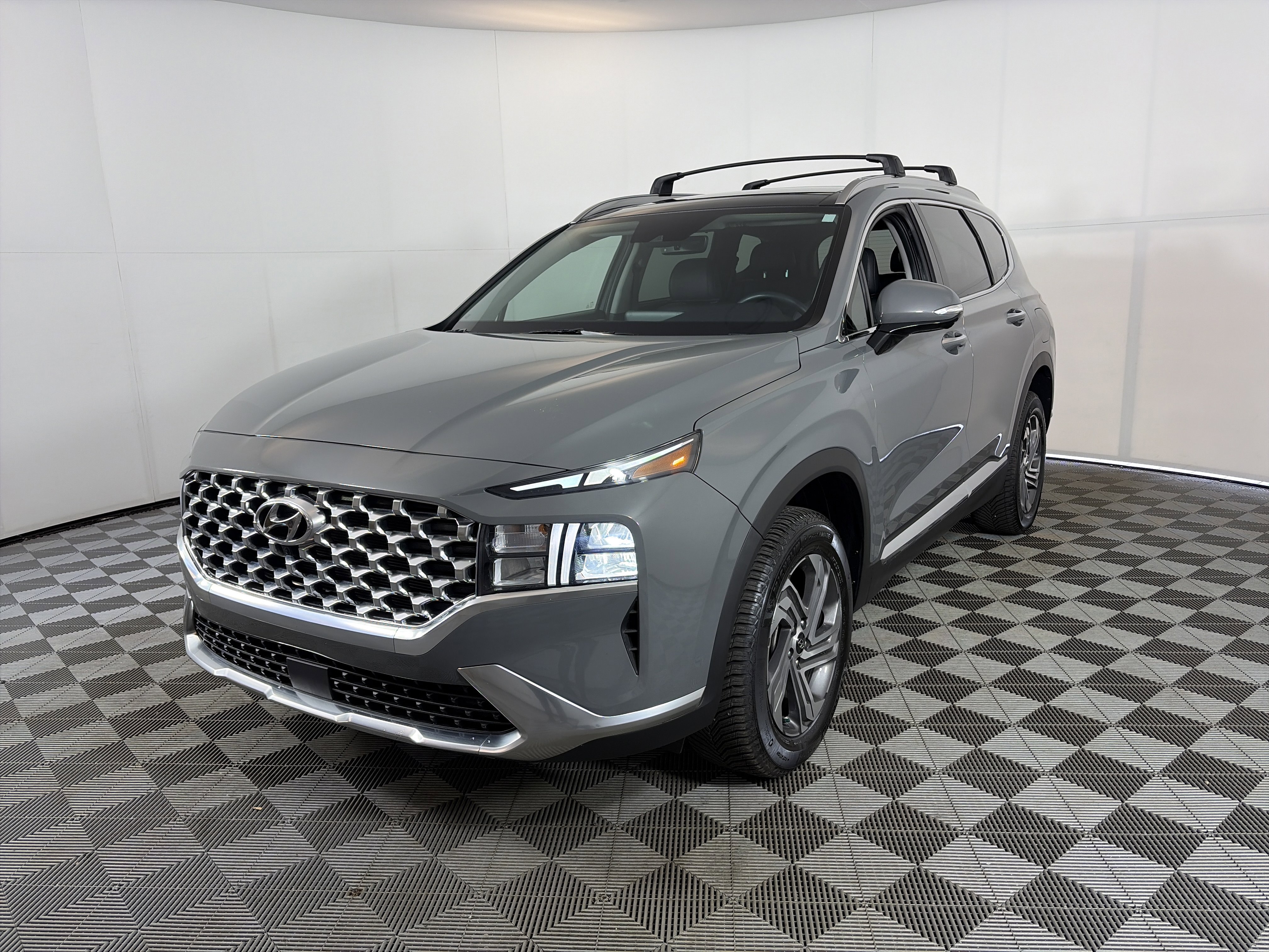 Certified 2023 Hyundai Santa Fe SEL w/ Premium Package AWD/4WD image 2