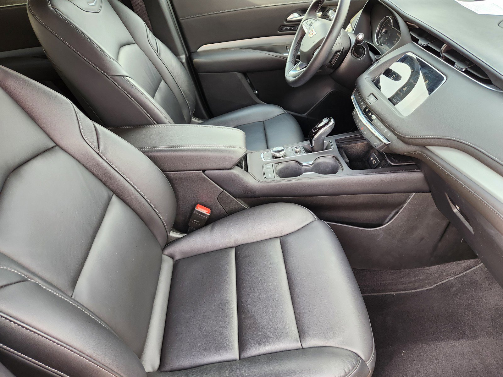 Certified 2023 Cadillac XT4 Premium Luxury w/ Enhanced Visibility Package image 11