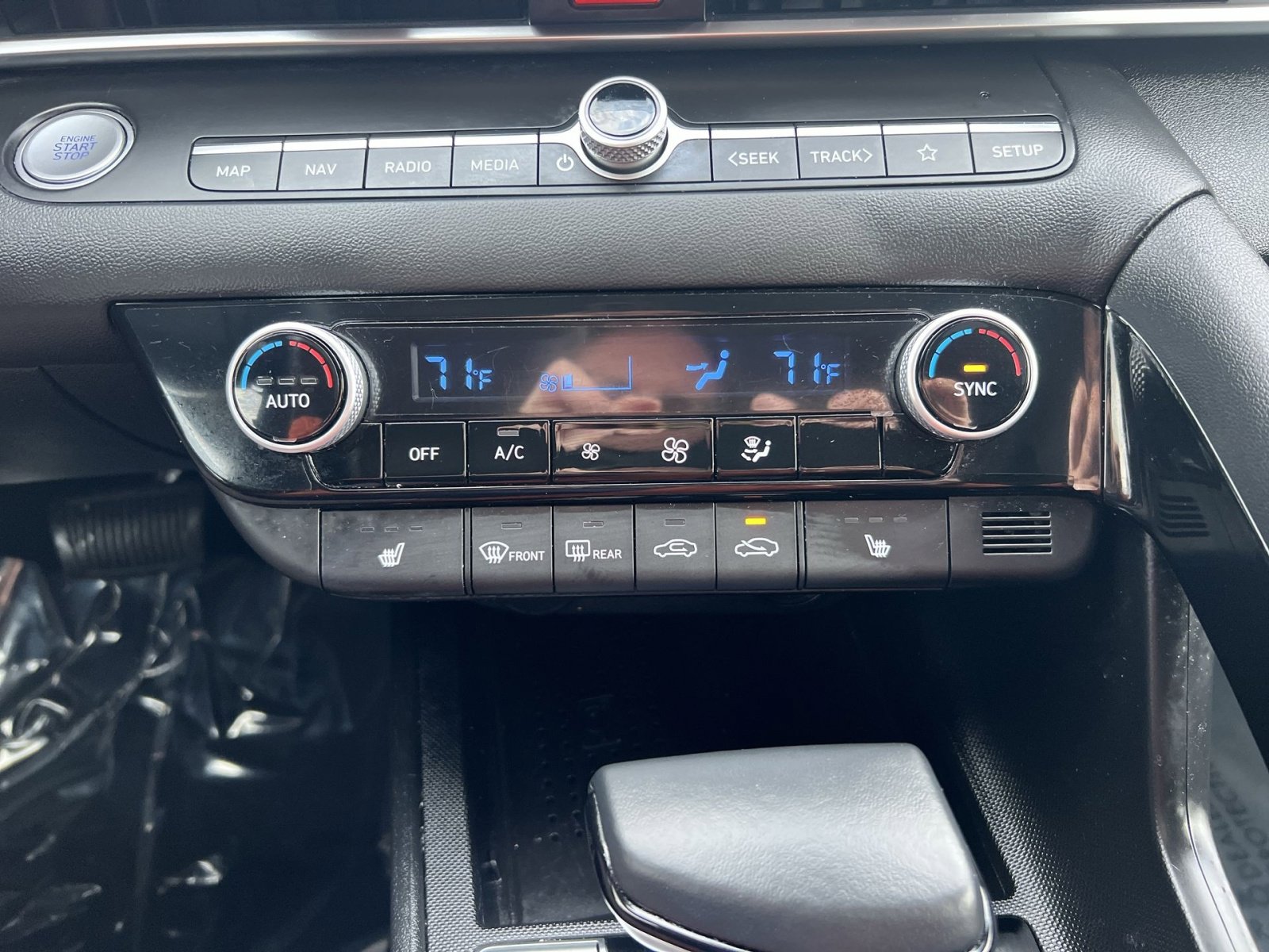 Used 2023 Hyundai Elantra SEL w/ Convenience Package image 20