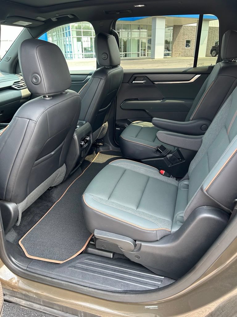 Used 2025 GMC Acadia AT4 AWD/4WD image 27