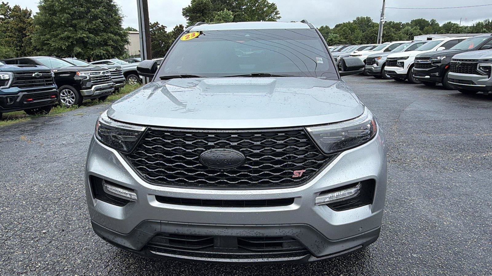 Used 2023 Ford Explorer ST w/ Equipment Group 401A AWD/4WD image 2