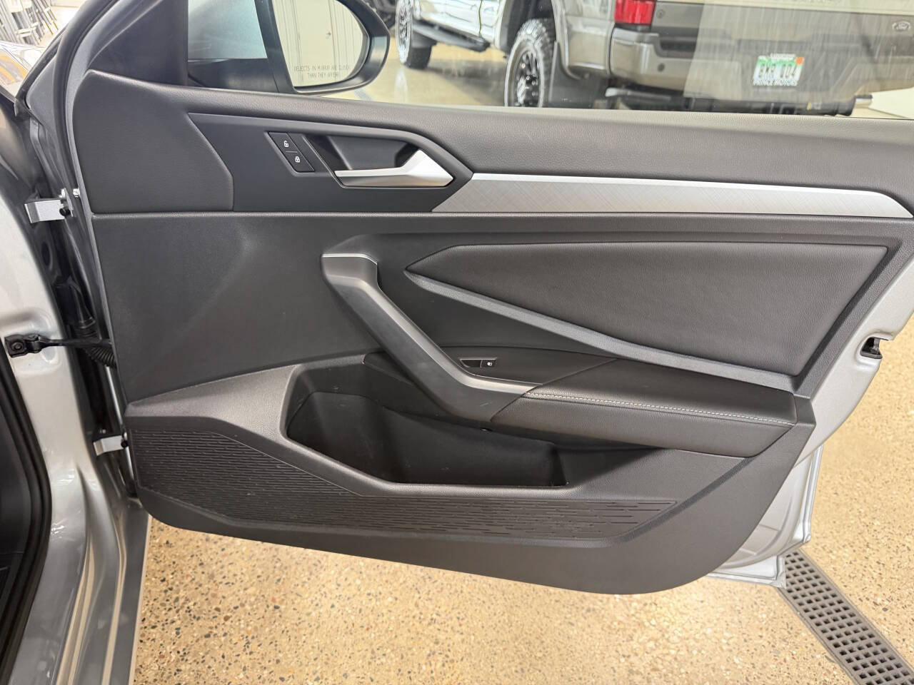 Used 2022 Volkswagen Jetta SE FWD image 27