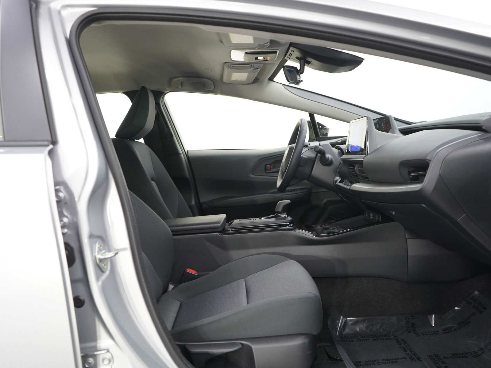 Used 2025 Toyota Prius LE image 12