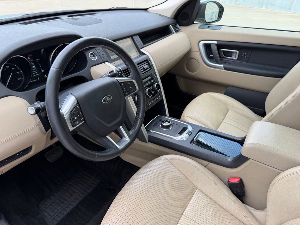 Used 2019 Land Rover Discovery Sport HSE AWD/4WD image 11