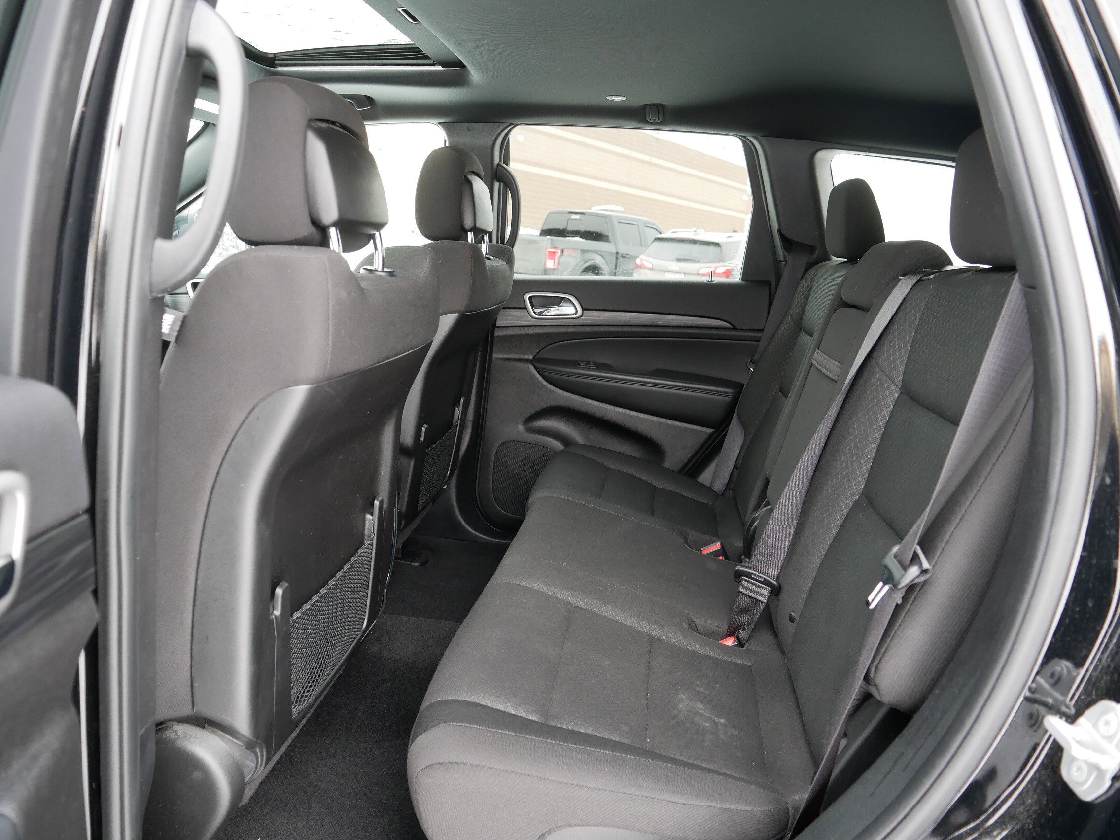 Used 2021 Jeep Grand Cherokee Laredo image 33