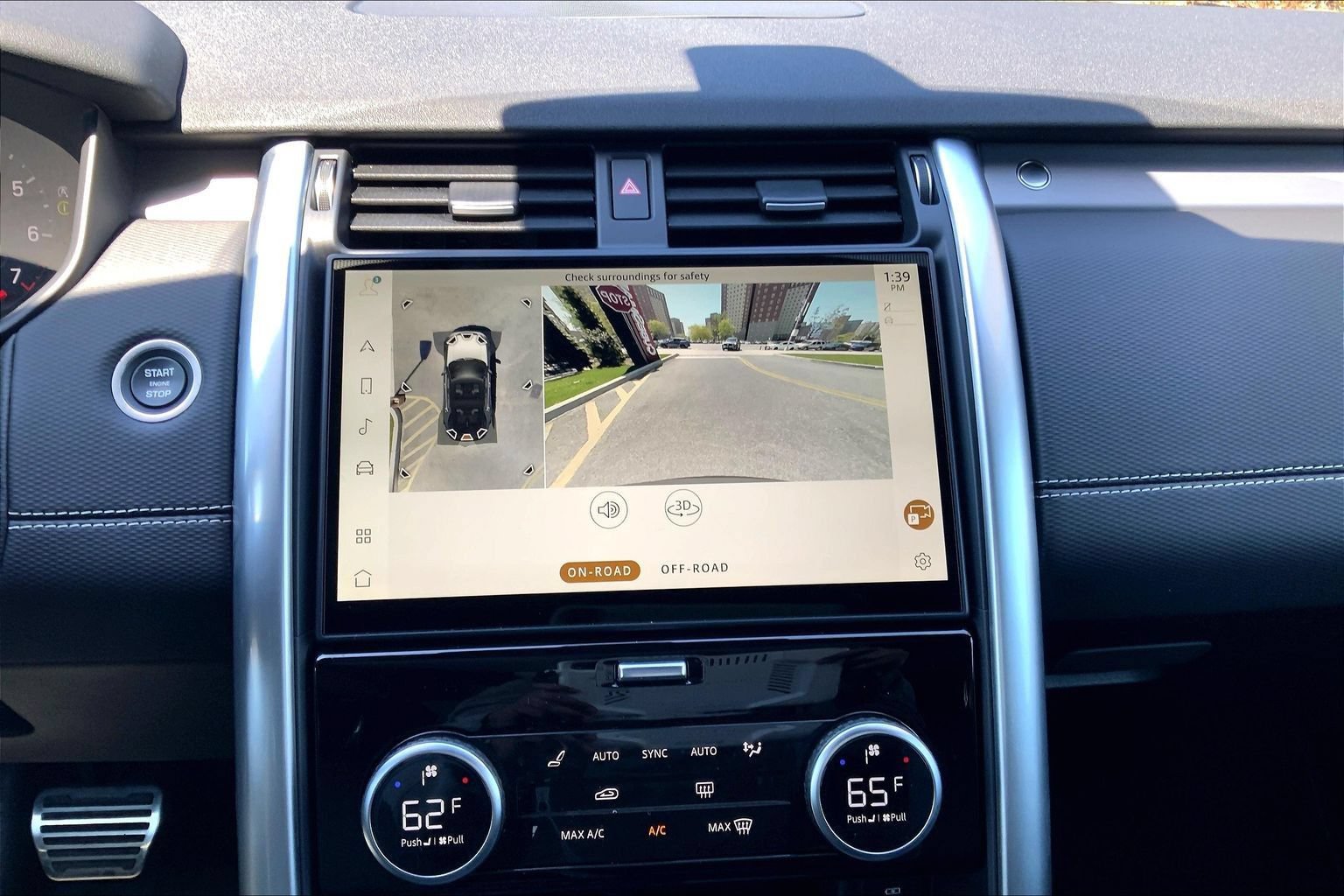 Certified 2025 Land Rover Discovery Dynamic SE AWD/4WD image 25