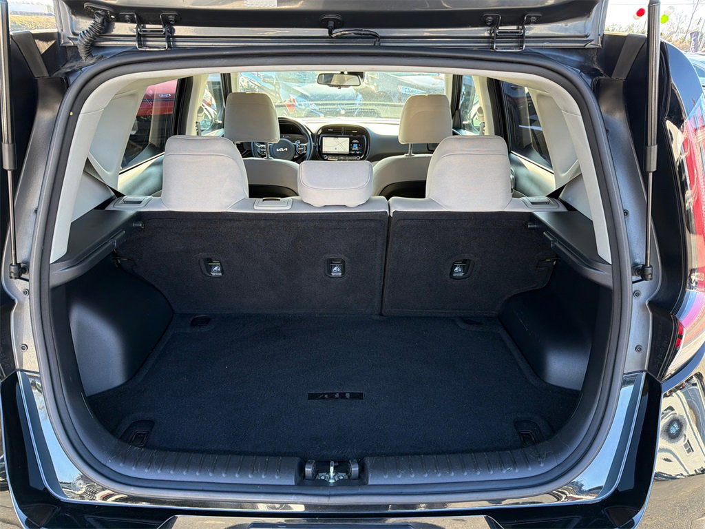 Used 2023 Kia Soul EX image 18