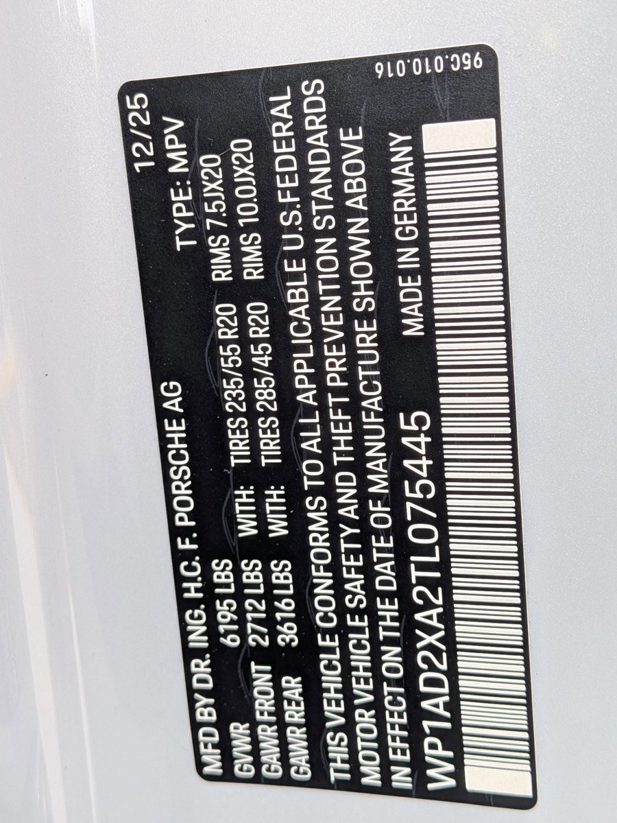 New 2026 Porsche Macan Electric RWD image 29